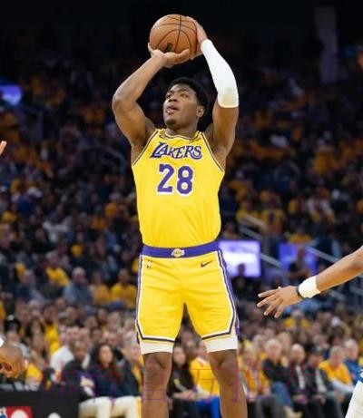 芬尼·史密斯分底角 霍勒迪底线抛投命中 芬尼·史密斯分底角 霍勒迪底线抛投命中